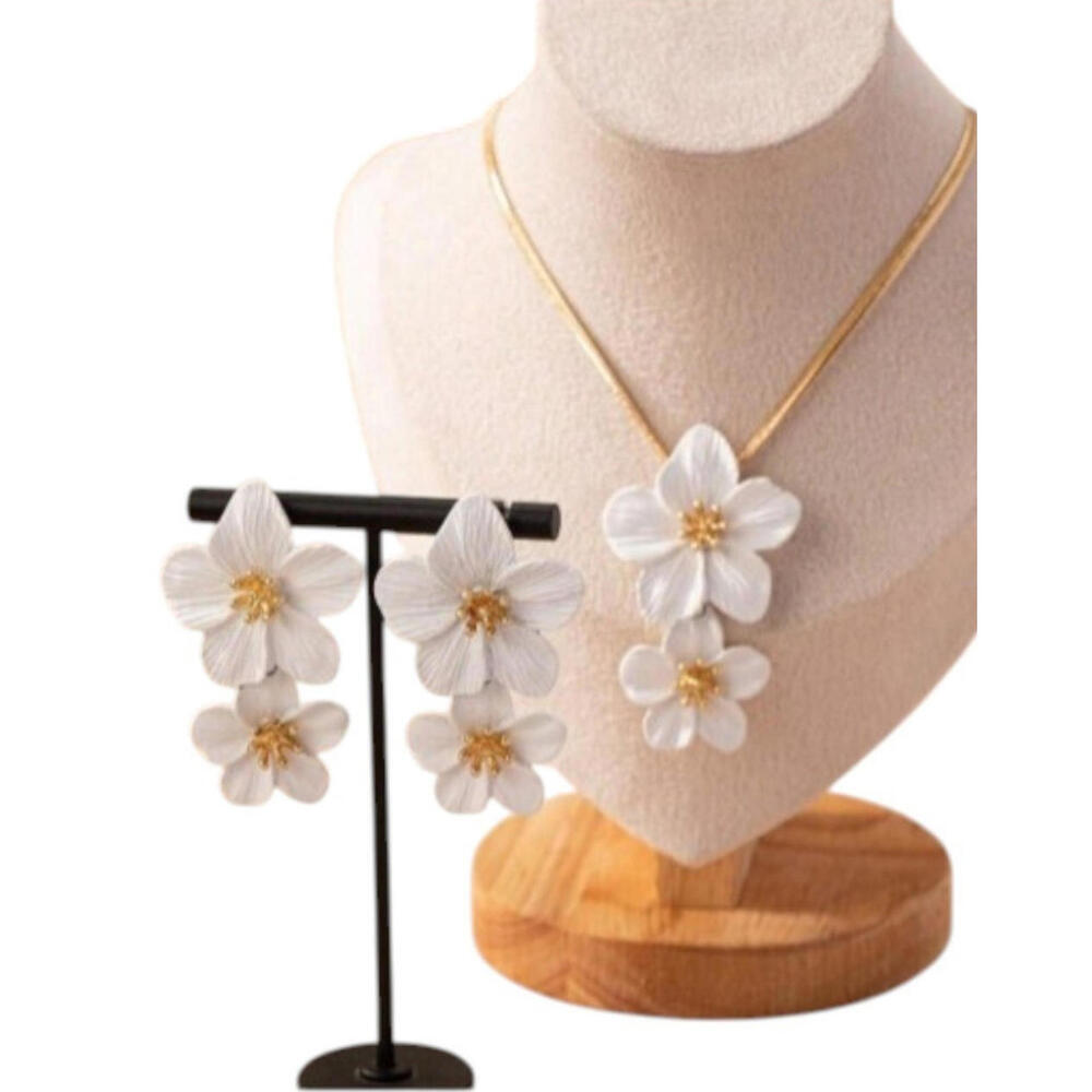 Elegant White Flower Necklace & Earring Set Statement Jewelry Wedding Bridal